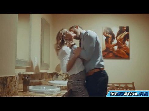 ❤️ När en bystig blondin förför dig på en offentlig toalett ️❌ Just porr at sv.porno-filmy.ru ❌